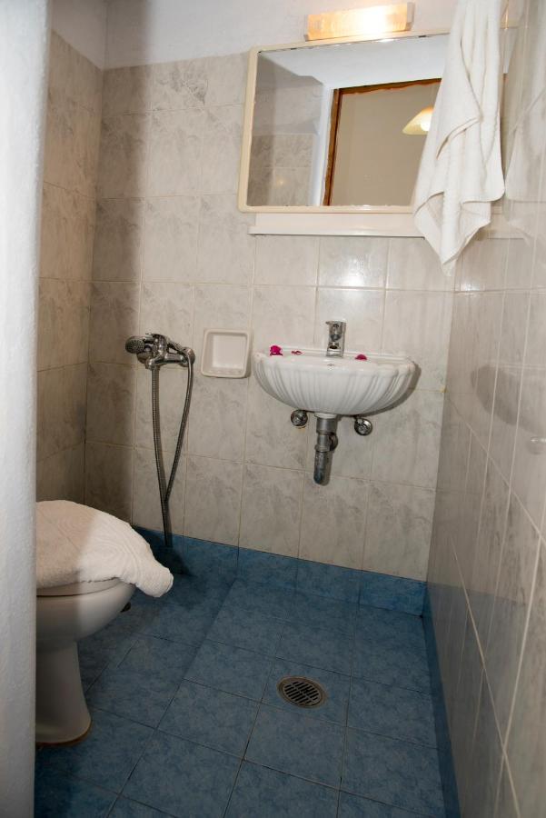 Damianos Rooms Adamantas  Exterior photo